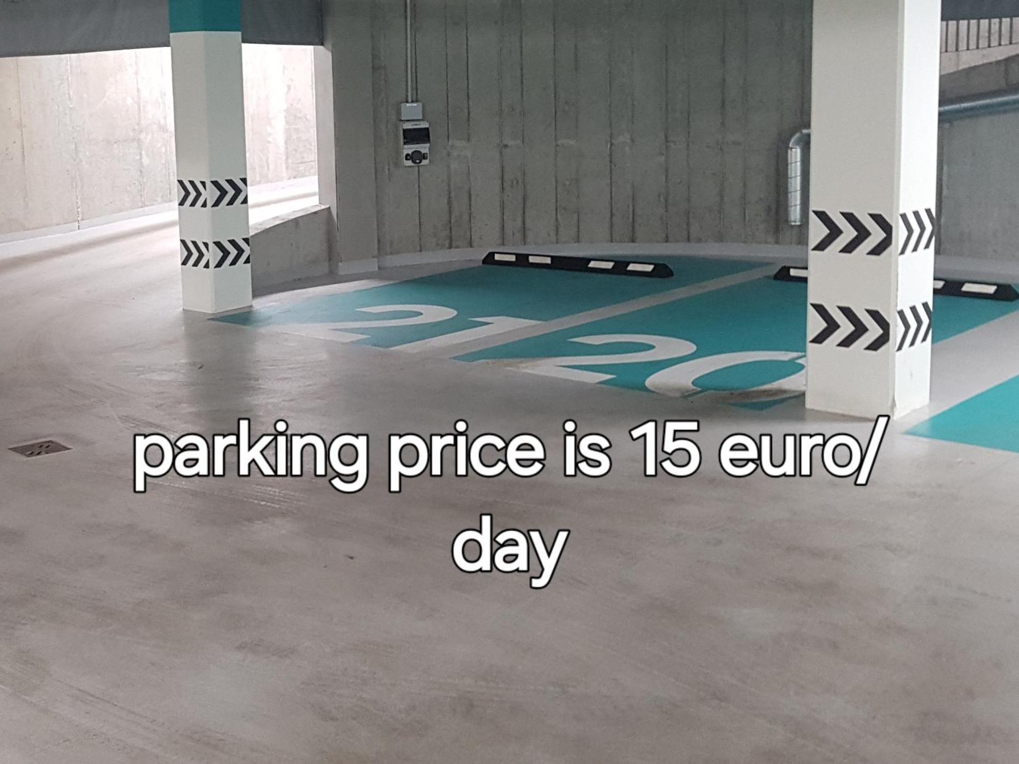 Happy Inn Presidential, Self Check-In, Parking In The Underground Garage วิลนีอุส ภายนอก รูปภาพ